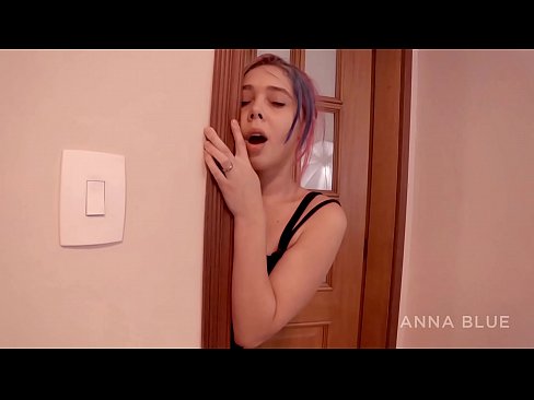 ❤️ 我回到了我的兄弟身上。我和他的女朋友發生了性關係。女同性戀的回報。 色情 在我們